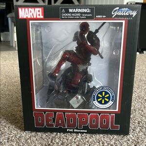 Marvel Deadpool PVC Diorama in Red and Black